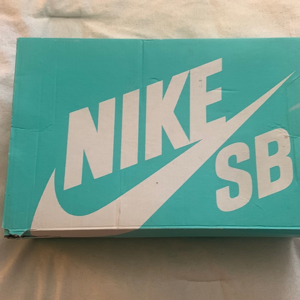 Supreme woman shoes size 4.5